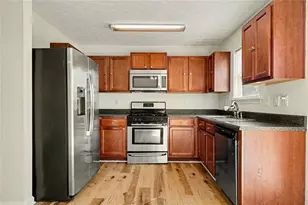 9464 Lakeview Rd, Union City, GA 30291 - Photo 9