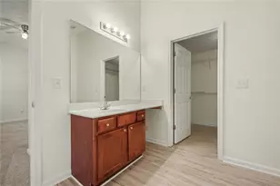 9464 Lakeview Rd, Union City, GA 30291 - Photo 11