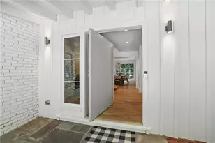695 W Conway Dr, Atlanta, GA 30327 - Photo 3