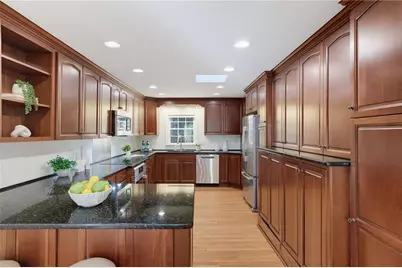 415 Forest Hills Drive, Sandy Springs, GA 30342 - Photo 11