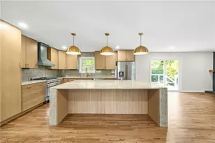 6628 Cherry Tree Ln, Sandy Springs, GA 30328 - Photo 9