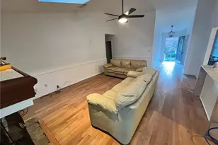 265 Barrington Dr E, Roswell, GA 30076 - Photo 3