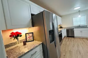 28 Spring St, Gainesville, GA 30501 - Photo 9