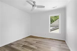 500 Camber Woods Dr, Roswell, GA 30076 - Photo 17