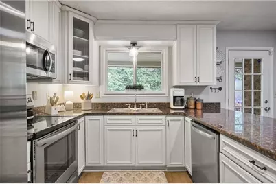84 Lake Somerset Drive NW, Marietta, GA 30064 - Photo 9