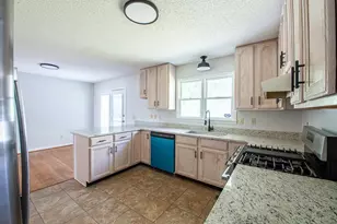 102 Lindsey Ct NE, Calhoun, GA 30701 - Photo 11