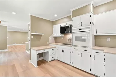 5013 Fox Forest Circle SW, Lilburn, GA 30047 - Photo 13