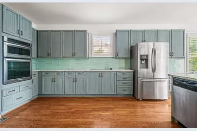 2409 Vinings Oaks Court SE, Smyrna, GA 30082 - Photo 15