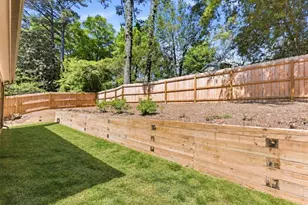 1872 Hickory Rd, Chamblee, GA 30341 - Photo 9
