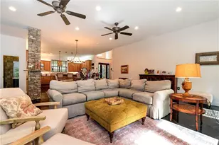 6319 Lakeview Dr, Buford, GA 30518 - Photo 11