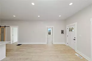 976 Linam Ave SE, Atlanta, GA 30315 - Photo 9