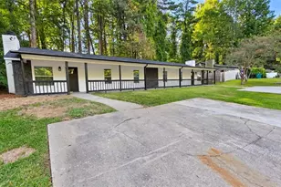 2112 Valley Oaks Dr SE, Smyrna, GA 30080 - Photo 3