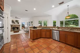 576 Pelham Rd NE, Atlanta, GA 30324 - Photo 7