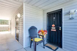 10202 Fairington Ridge Cir, Lithonia, GA 30038 - Photo 3