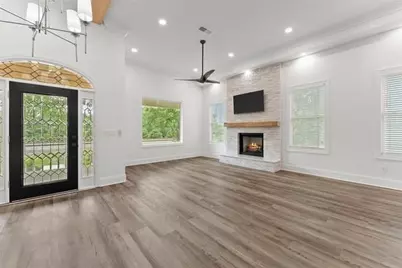 538 W Shadburn Avenue, Buford, GA 30518 - Photo 9