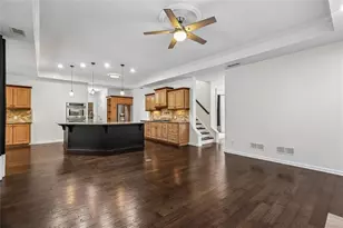 225 W Brookhollow Ct, Johns Creek, GA 30022 - Photo 9