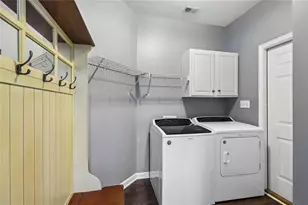 225 W Brookhollow Ct, Johns Creek, GA 30022 - Photo 23