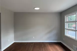 3229 Vanderbilt Ln NW, Atlanta, GA 30318 - Photo 9