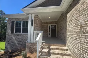 354 Blackberry Ct, Pendergrass, GA 30567 - Photo 3