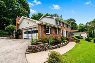 1683 Oak Ridge Cir SW, Stone Mountain, GA 30087 - Photo 3