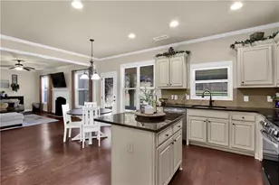 2111 Line Dr, Lawrenceville, GA 30043 - Photo 17