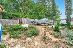 605 Sterling Oaks Dr, Lilburn, GA 30047 - Photo 27
