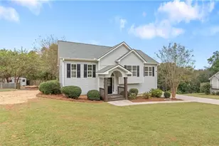 404 Bryce Ct, Carrollton, GA 30116 - Photo 3
