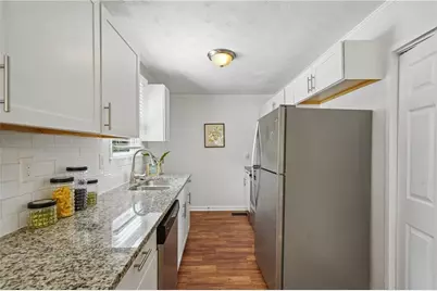 1367 Kenilworth Drive SW, Atlanta, GA 30310 - Photo 11