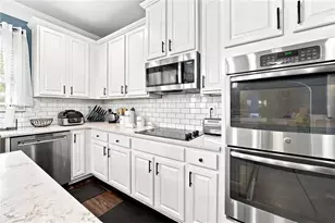 612 Baffling Ln, Fairburn, GA 30213 - Photo 11