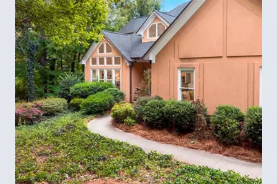 305 Deer Cliff Cove, Lawrenceville, GA 30043 - Photo 5