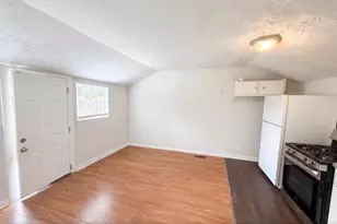 1396 Pine Dr, Atlanta, GA 30349 - Photo 9