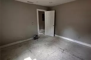 11 Meridian Dr, Newnan, GA 30263 - Photo 9