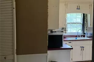 7582 Bates Dr, Alpharetta, GA 30004 - Photo 15