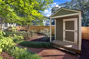 2079 Dunwoody St NE, Atlanta, GA 30317 - Photo 41