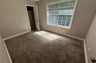 944 Crossing Rock Dr, Lawrenceville, GA 30043 - Photo 15