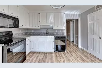 871 Lenox Oaks Circle NE, Atlanta, GA 30324 - Photo 9
