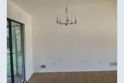10386 Wisteria Lane, Jonesboro, GA 30238 - Photo 5