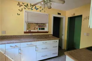 1057 Washington Ave, East Point, GA 30344 - Photo 7