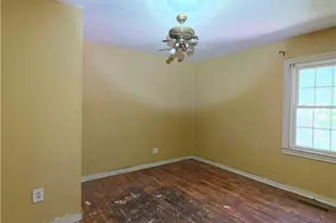 1057 Washington Ave, East Point, GA 30344 - Photo 13