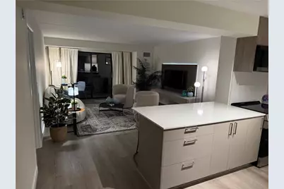 2460 Peachtree Road NW #1409, Atlanta, GA 30305 - Photo 3