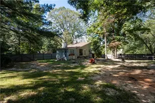 2581 Bluffton Rd, Buford, GA 30519 - Photo 23