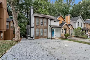 842 Brandy Oaks Ln, Stone Mountain, GA 30088 - Photo 3
