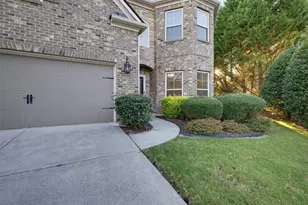 6810 Rocking Horse Ln, Cumming, GA 30040 - Photo 3