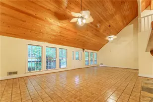172 Leaf Lake Dr, Suwanee, GA 30024 - Photo 9