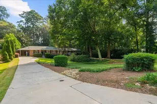 2201 Fairway Cir NE, Brookhaven, GA 30319 - Photo 3