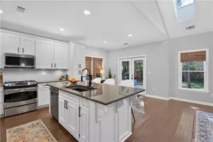 2635 Harbor Point Ct, Cumming, GA 30041 - Photo 11