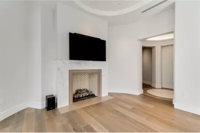 3376 Peachtree Road NE #33B, Atlanta, GA 30326 - Photo 7
