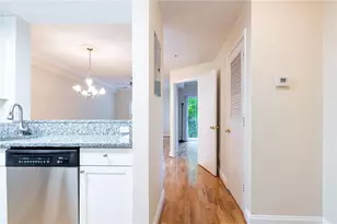 1075 Peachtree Walk NE, Atlanta, GA 30309 - Photo 9