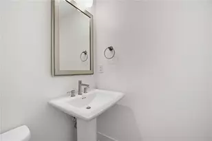 844 Stonehill Ln, Atlanta, GA 30324 - Photo 15