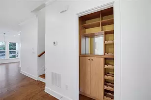 844 Stonehill Ln, Atlanta, GA 30324 - Photo 7